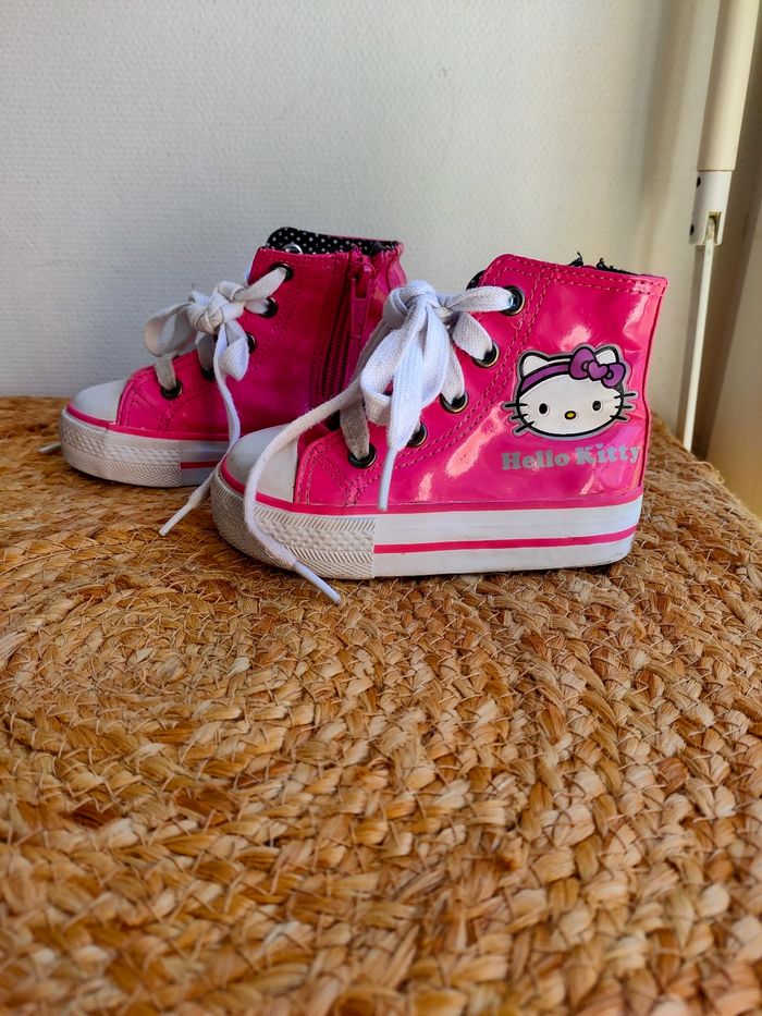Baskets rose Hello Kitty taille 24