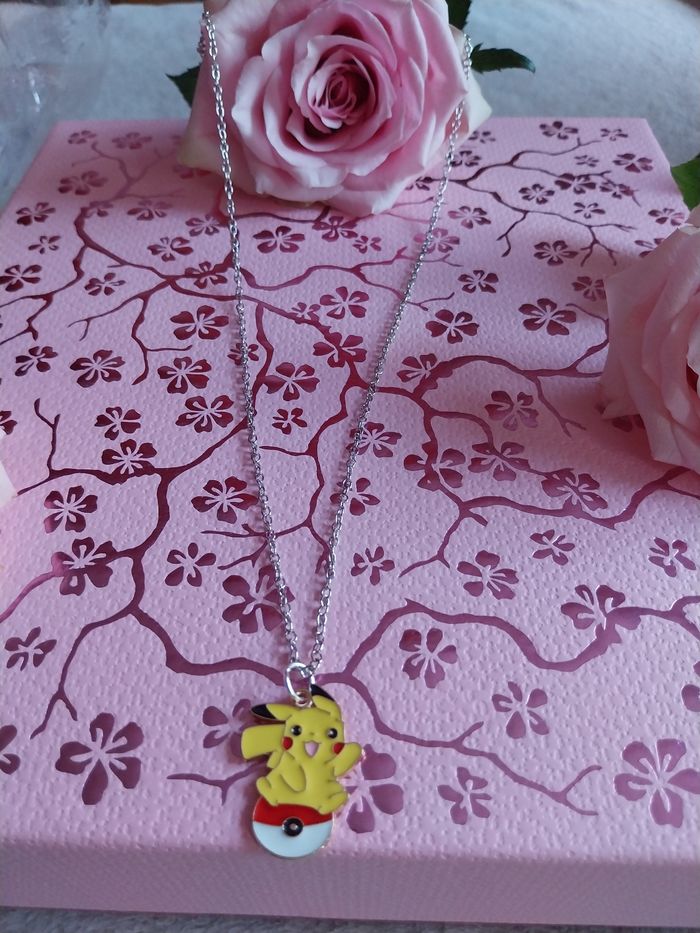 Collier pikatchu - photo numéro 2