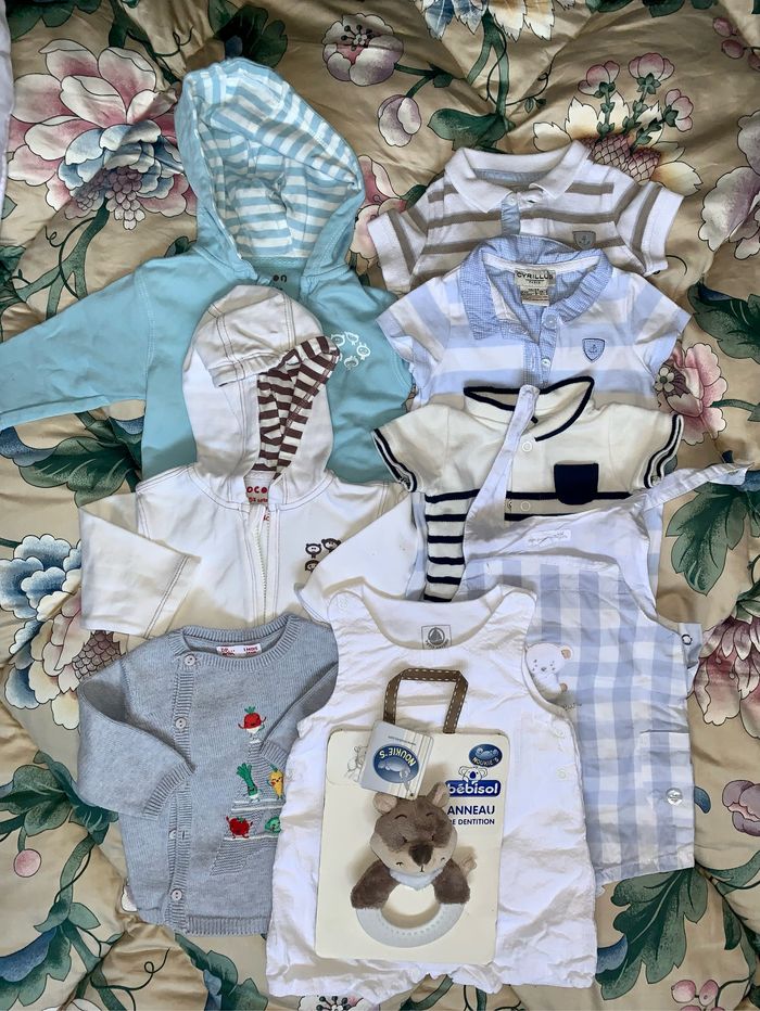 Lot bébé 1 mois.