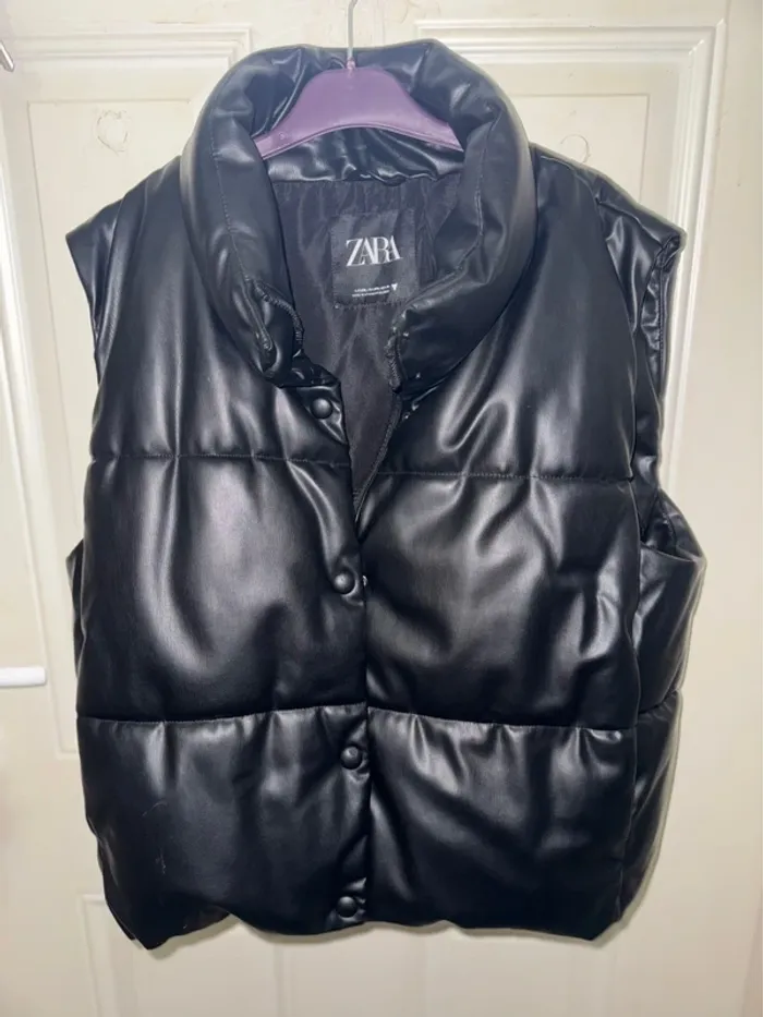 Blouson sans manche simili Marque Zara taille XXL
