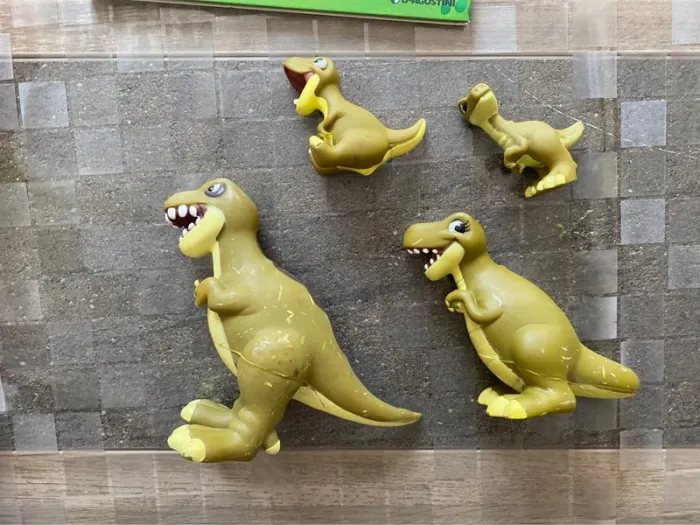 Livre le tyrannosaure et 4 figurines altaya le monde des dinosaures - photo numéro 7