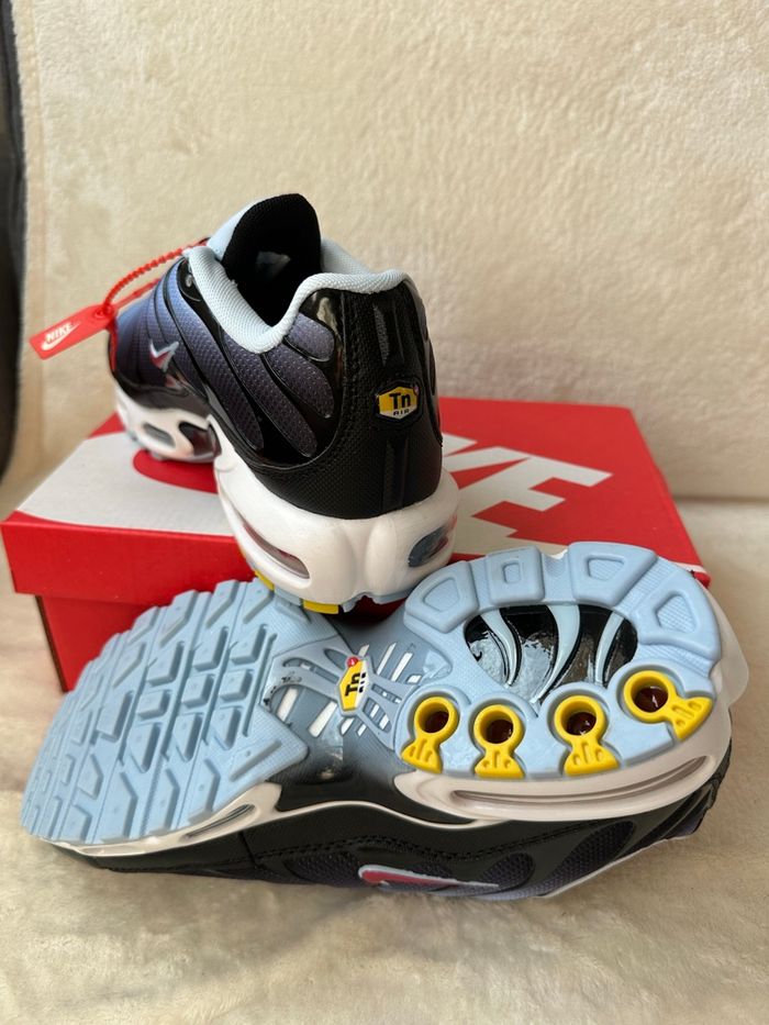 Nike Tn Air Max Plus taille 42 neuves avec boîte – expédition rapide - photo numéro 3