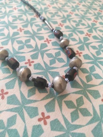 Collier perle argenté noir Burkina Faso