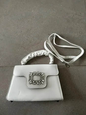 Sac à main et bandoulière blanc, très bon état 22x13cm