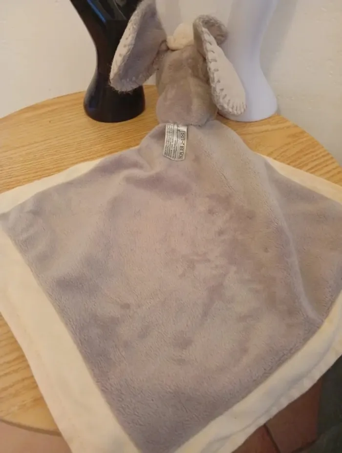 Doudou plat Babar éléphant gris - photo numéro 3