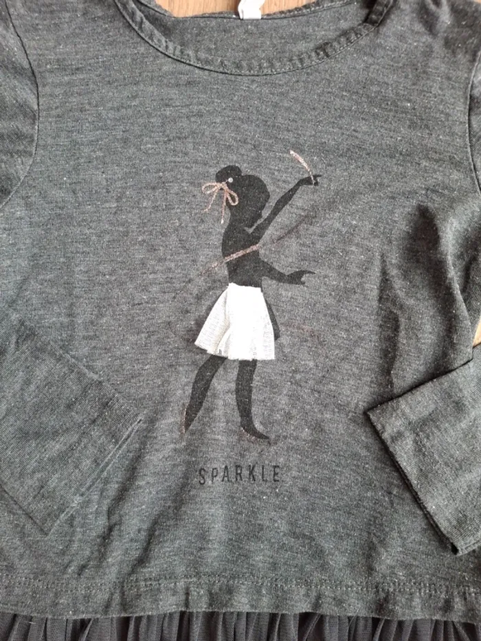 T-shirt manches longues young dimension 6 ans très bon état - photo numéro 3