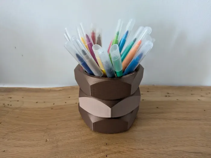 Pot à crayons en forme d'écrou - photo numéro 2