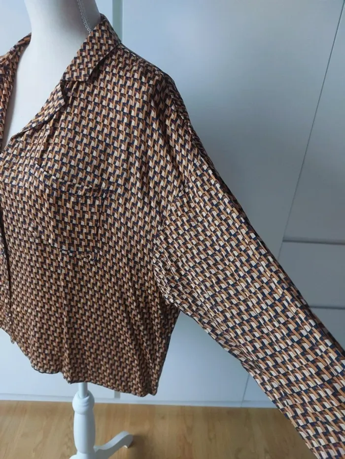 Très jolie chemise satinée style pyjama - photo numéro 4