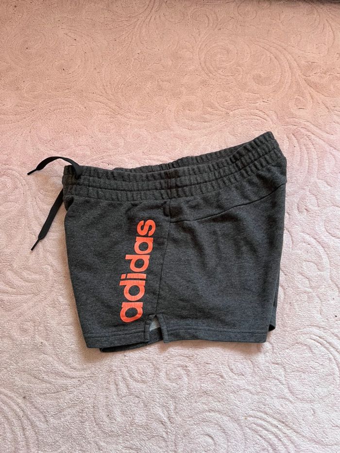 Short Adidas gris foncé logo orange - Taille S - photo numéro 2