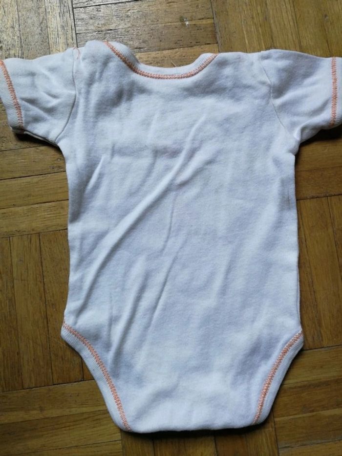 4 bodys MC 3 mois - photo numéro 8