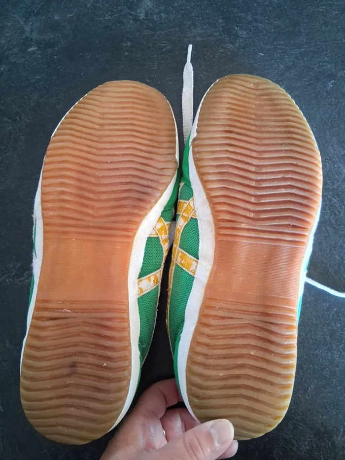 Baskets homme verte et jaune asics pointure 44 - photo numéro 7