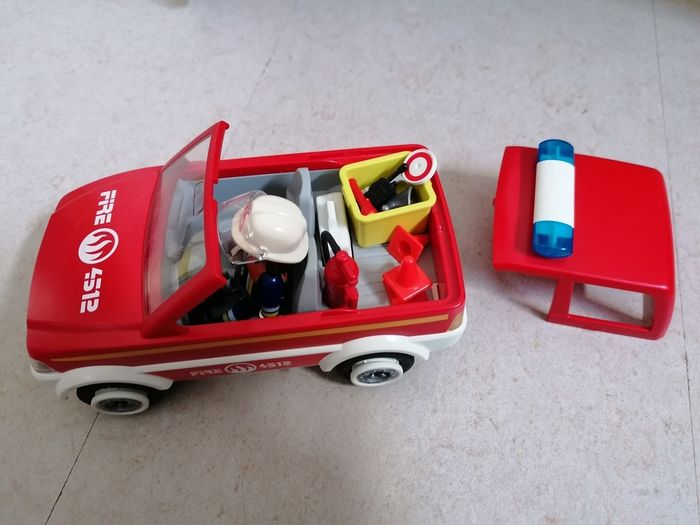 Playmobil 4822 Voiture chef Pompiers - photo numéro 2