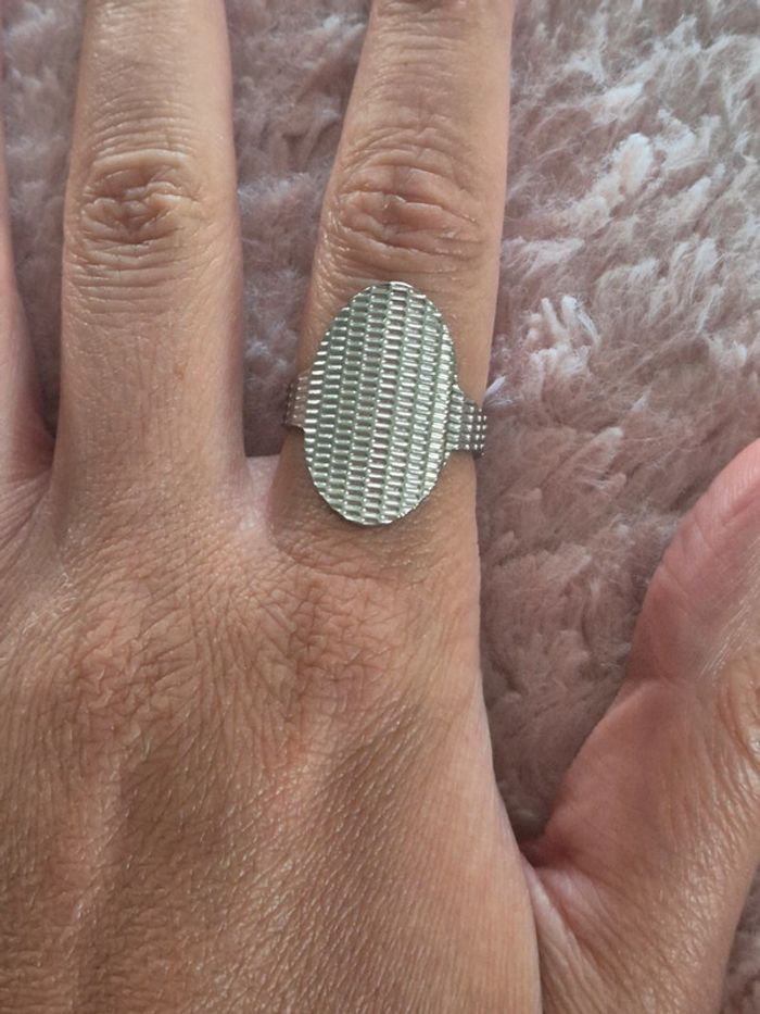 Jolie bague bandeau ovale - photo numéro 2