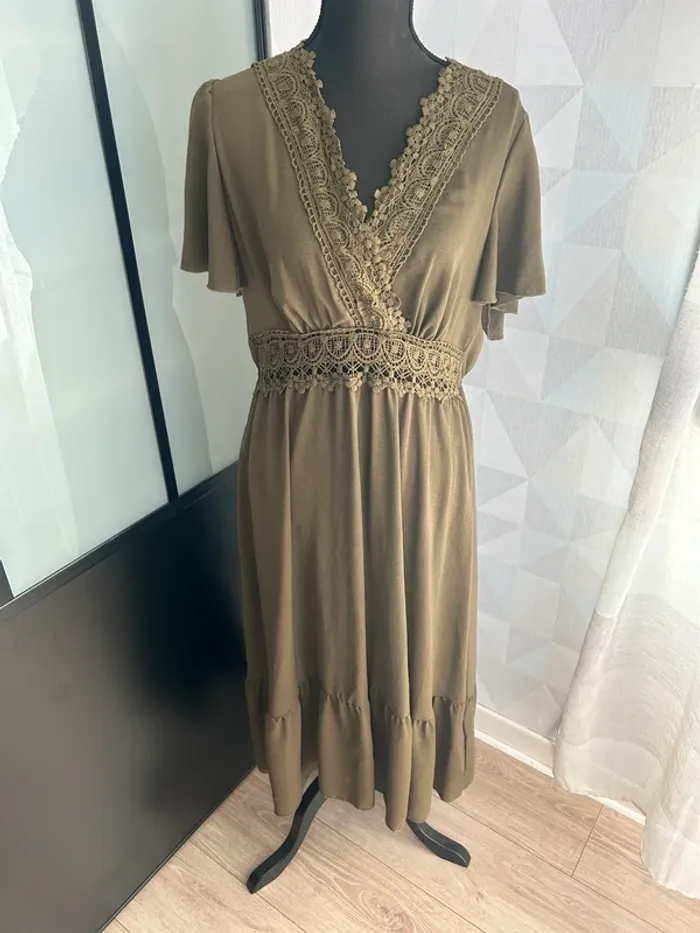 Jolie robe longue  kaki