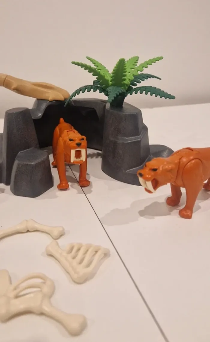 Playmobil "Tigres à dents de sabre et chasseurs" - photo numéro 4