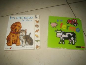 Lot livres cartonnés bébé les animaux familiers et à la ferme