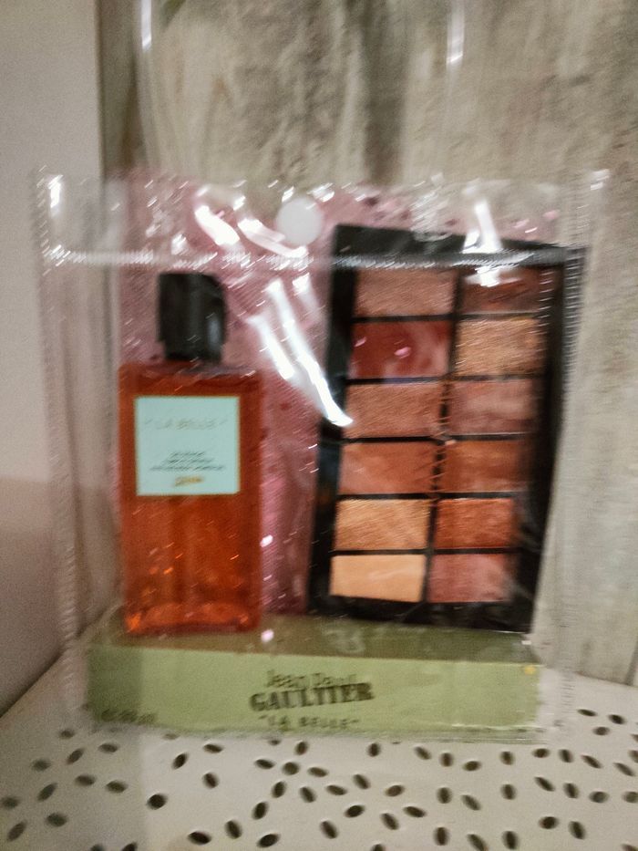 Coffret a offrir neuf