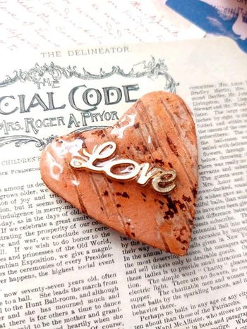 Magnifique broche cœur liège love