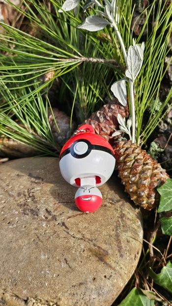 Super figurine Pokemon Nintendo porte clé import japon electrode 