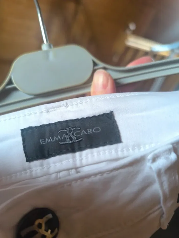 Joli pantacourt blanc avec strass irisés - photo numéro 6