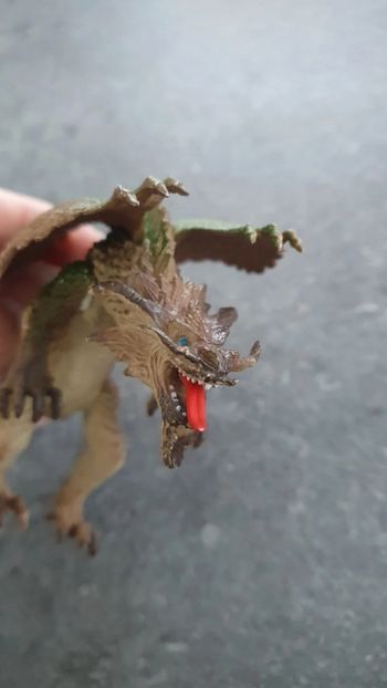 Figurine dragon 
