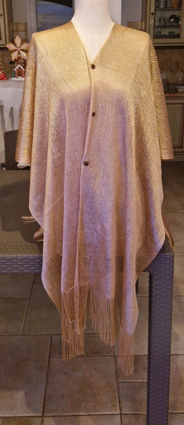 Poncho cape fine maille dorée neuf - photo numéro 13