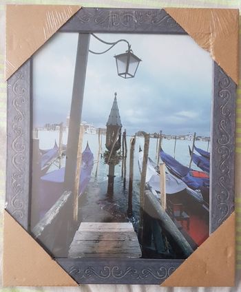 Cadre bois sculpté, décor port bleu