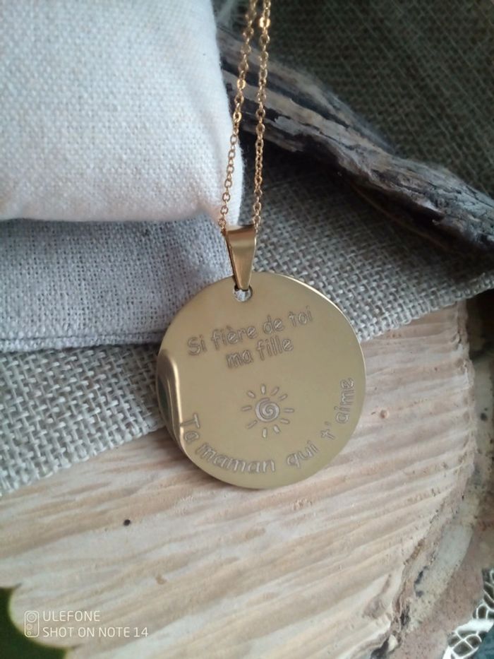 Collier à offrir à sa fille avec pierre de lune - photo numéro 2