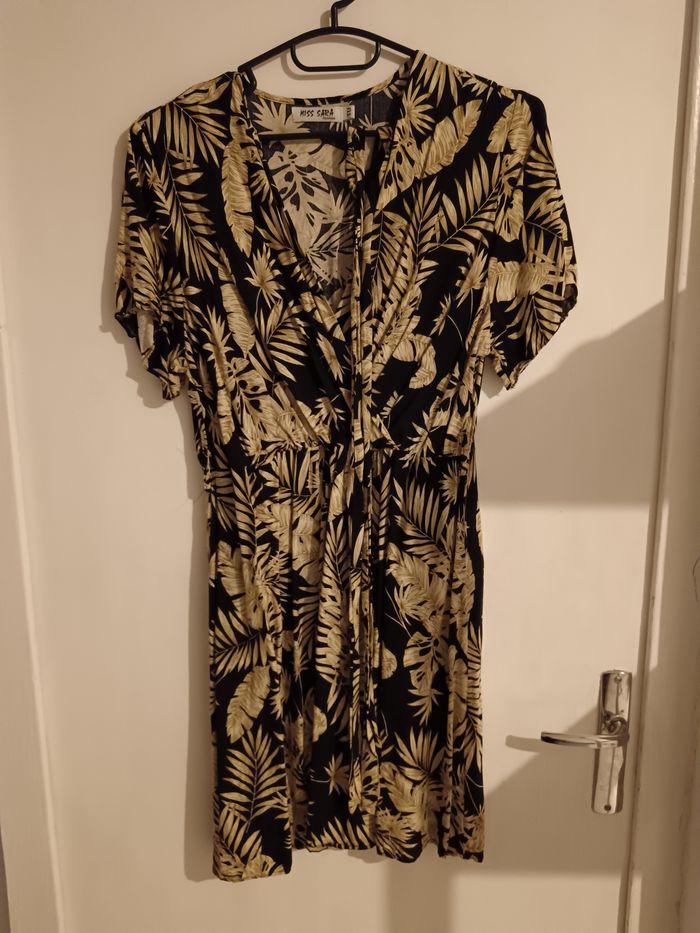 Robe dorée et noire taille M