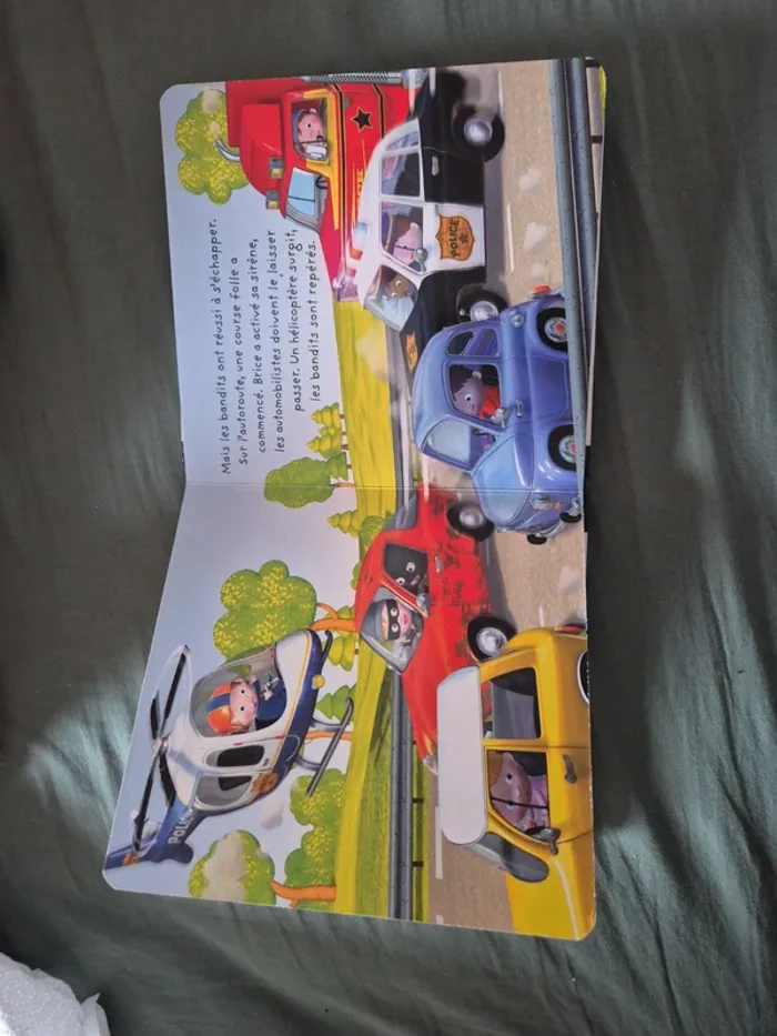 Livre ptit garçon la voiture de police de Brice - photo numéro 5