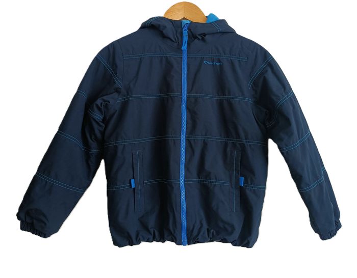 Veste blouson bleu marine à capuche. Quechua. Taille 10 ans. 133 - 142 cm - photo numéro 2