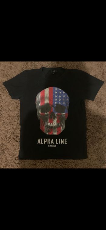 TEE shirt avec strass sur une partie marque smog alpha Line taille S