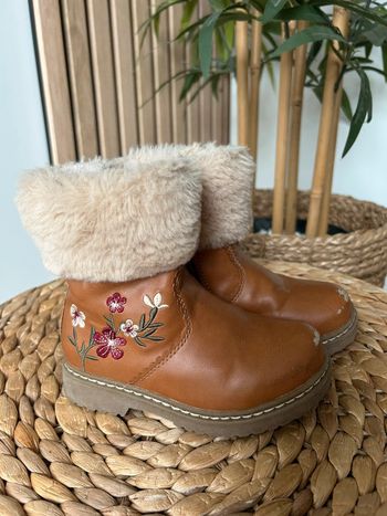 Bottes fourrées taille 25