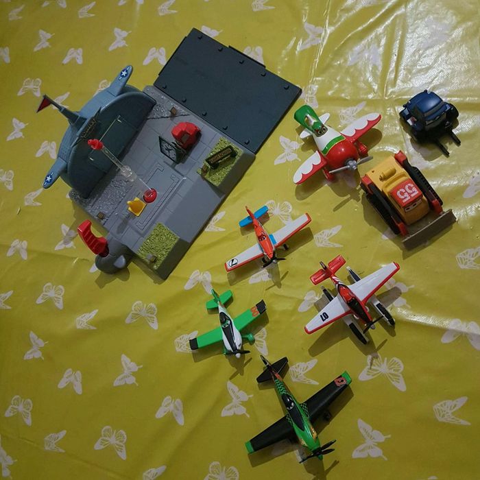 Ecole de  pilotage  Planes  +  7  personnages - photo numéro 2