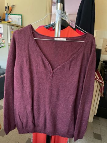 Pull V taille 4