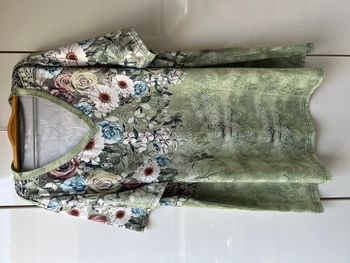 Tee-shirt vert fleuri Shein Curve - Taille 2XL