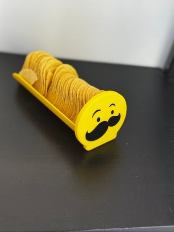 Présentoir à Pringles (jaune)