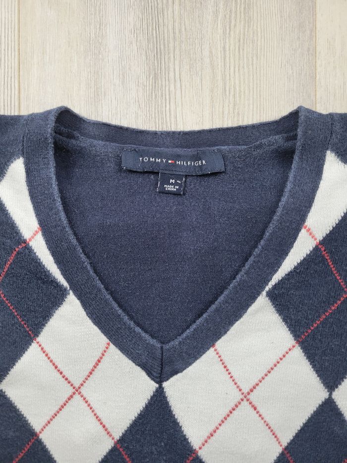Pull Tommy Hilfiger homme M – motif losange bleu/blanc – bon état d’usage - photo numéro 2