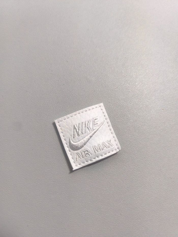 Baskets Nike air max one blanche neuves pointure 37 - photo numéro 11