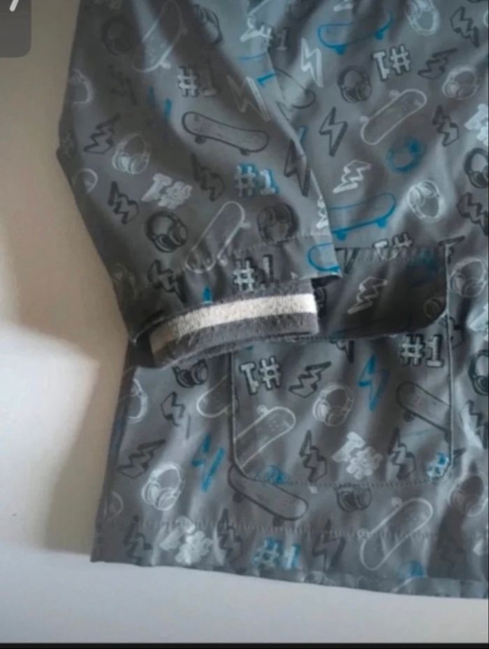 Manteau imperméable garçon TRÈS BON ÉTAT taille 5 ans couleur gris - photo numéro 2