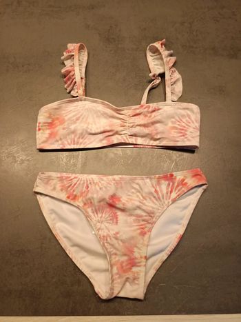 Vends maillot de bain 2 pièces enfants Gémo taille 12 ans .