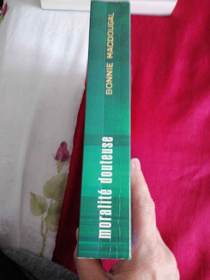 Moralité douteuse - photo numéro 3