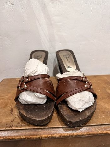 Chaussures Bâta T39 bon état confortables