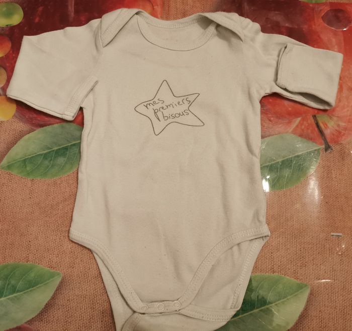 lot de 5 bodies taille 6 mois - photo numéro 7