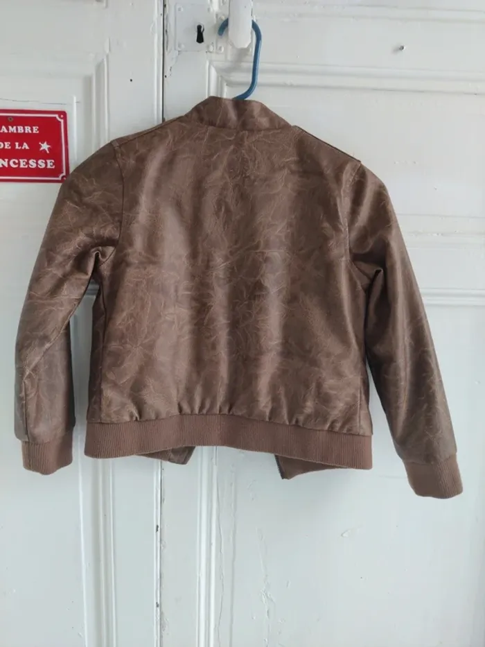 Perfecto simili cuir Camel orchestra 8 ans - photo numéro 5
