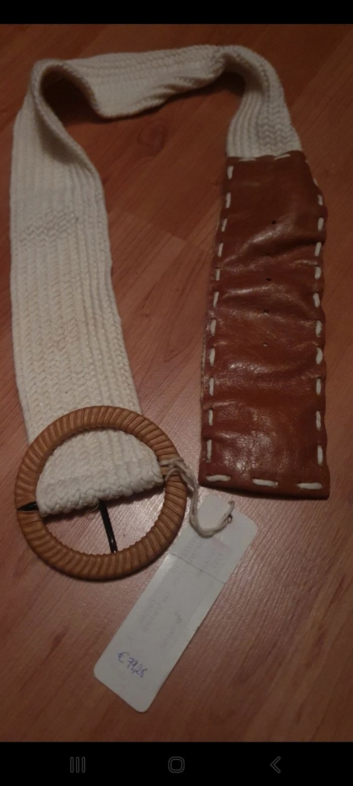 Ceinture  neuve étiquette présente