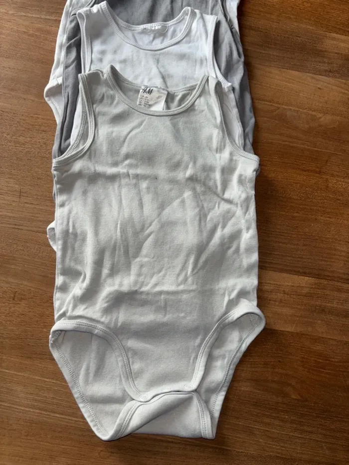 Lot de bodies 2/3 ans petit bateau et H&M - photo numéro 6
