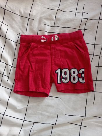 Short rouge 2 ans