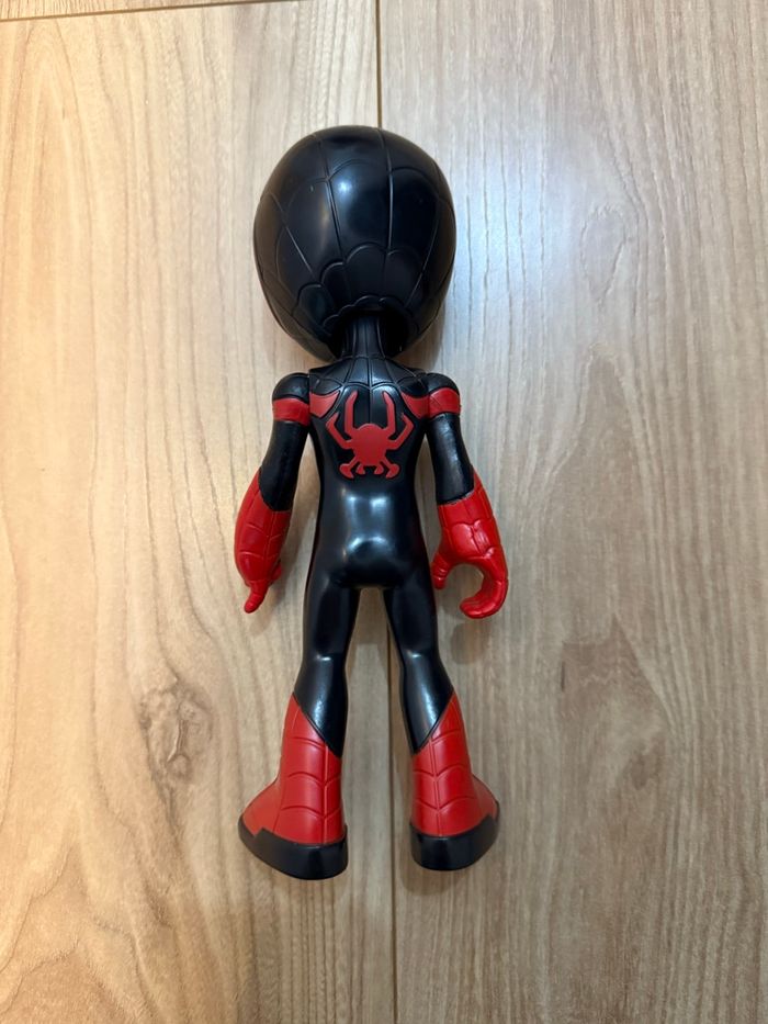 Superbe figurine Spiderman - photo numéro 2