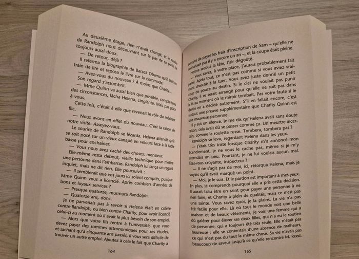Livre Les deux morts de Charité Quinn - photo numéro 4